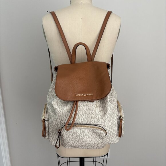 Michael Kors 35T9GAYB7B-149 Abbey Cargo Backpack Vanilla - Picture 1 of 13